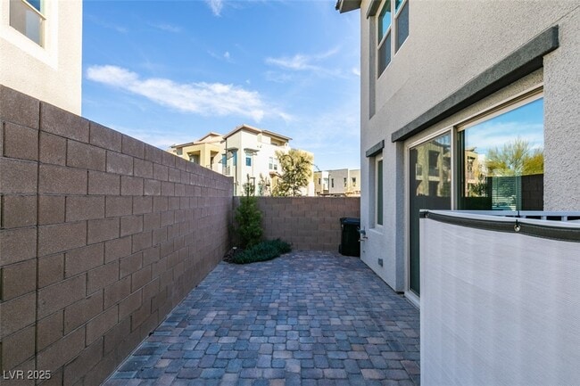 Building Photo - 11323 Gravitation Dr
