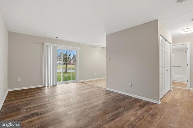 Building Photo - 4546 Rosemarie Dr