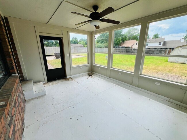 Building Photo - Spacious 4 bed 2.5 bath in Union Schools