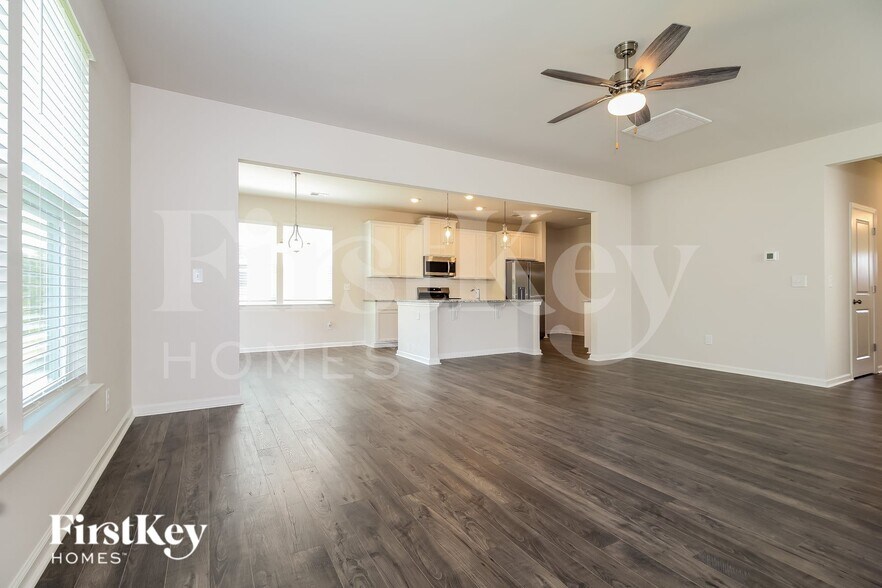 Building Photo - 304 Ashborne Ln