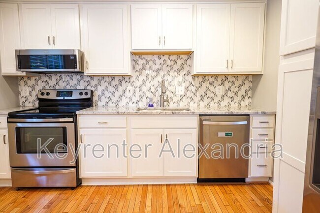 Building Photo - 5901 Beech Tree Dr