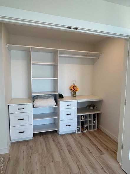 Building Photo - 19 Pine Ln