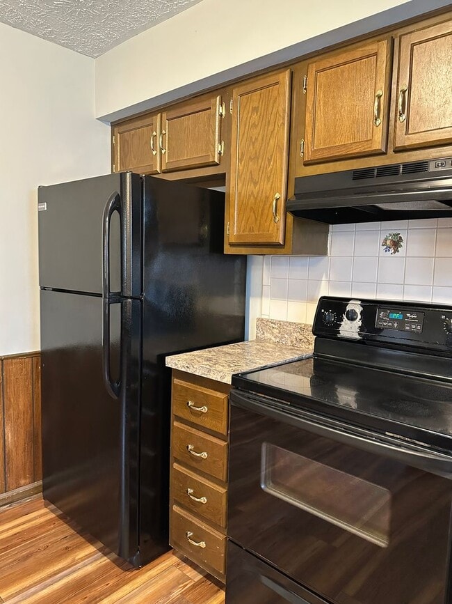 Building Photo - COMING SOON! Lovely 3 BR House in Tates Creek! Garage, Fenced Backyard, Pets Ok