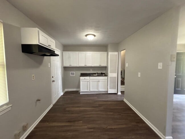 Building Photo - 4496 Range Line Rd