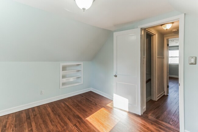 Building Photo - 1519 Boulevard