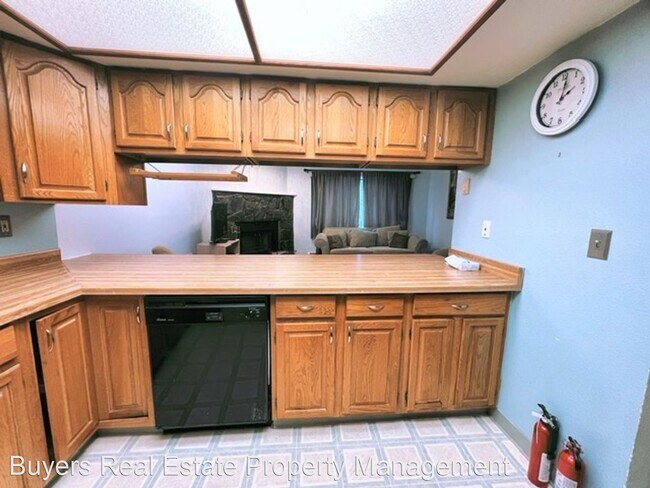 Building Photo - 2 br, 1 bath House - 355 Donna Drive Unit 10