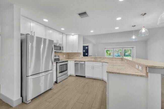 Building Photo - Waterbridge Stunner