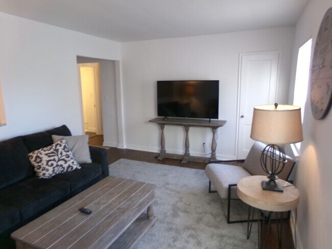 Building Photo - 2507 Miller Park Cir