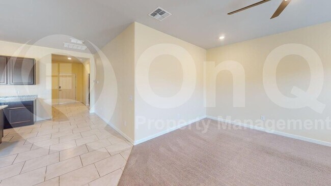 Building Photo - 2736 Calle Palta