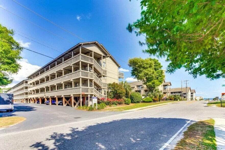 Building Photo - 202 Maison Dr