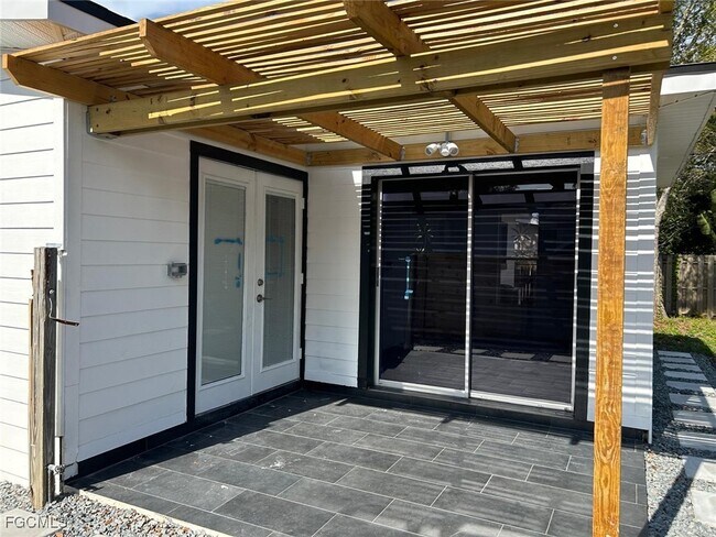 Building Photo - 3835 Arlington St