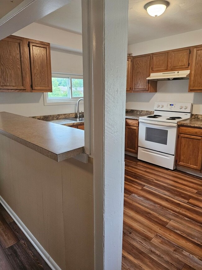 Building Photo - 2BR Remodeled House Hollidaysburg