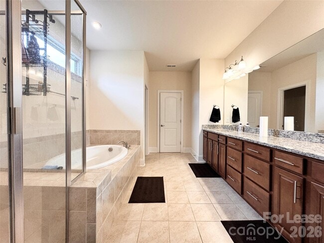 Building Photo - 10112 Pinecroft Creek Ln