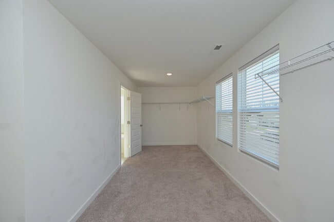 Building Photo - Modern 2024 New Construction in Sage Farms – Steps from Dog Park & Trails!