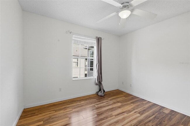 Building Photo - 6029 Lake Pointe Dr