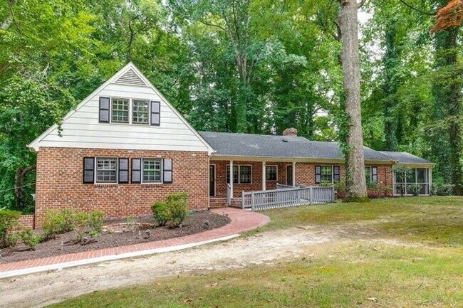 Building Photo - 5001 Southmoor Rd