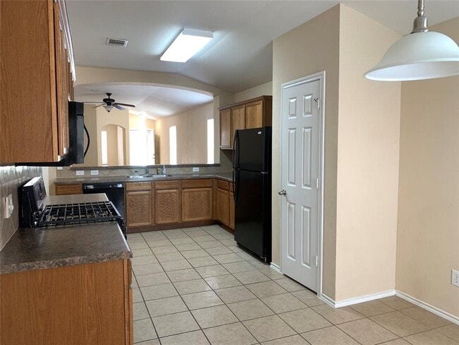 Building Photo - 2338 Green Meadows Ln