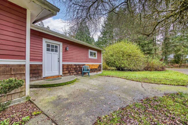 Building Photo - Rambler in Suquamish