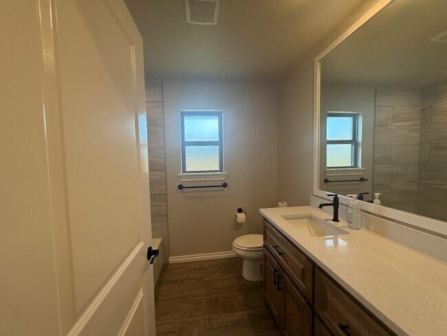 Building Photo - 8401 HazelWood Wy