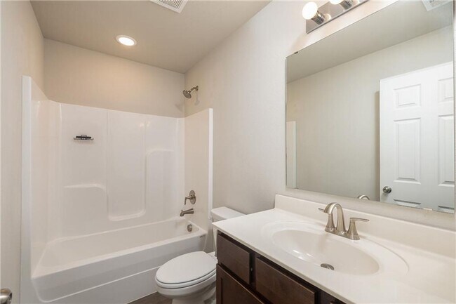 Building Photo - 2701 Bauer St