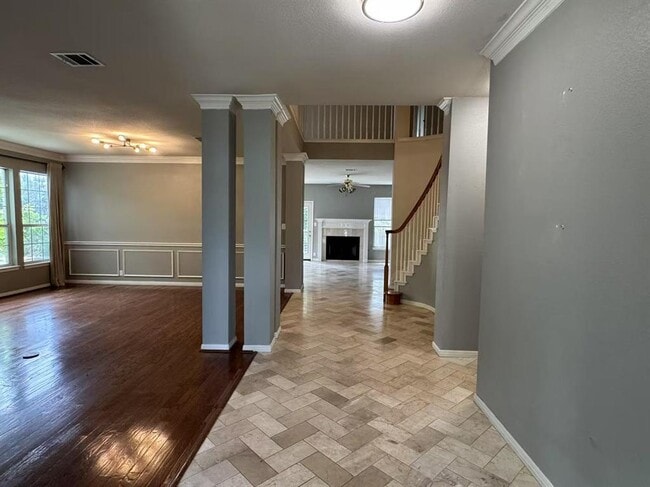Building Photo - 10204 Tenava Ct