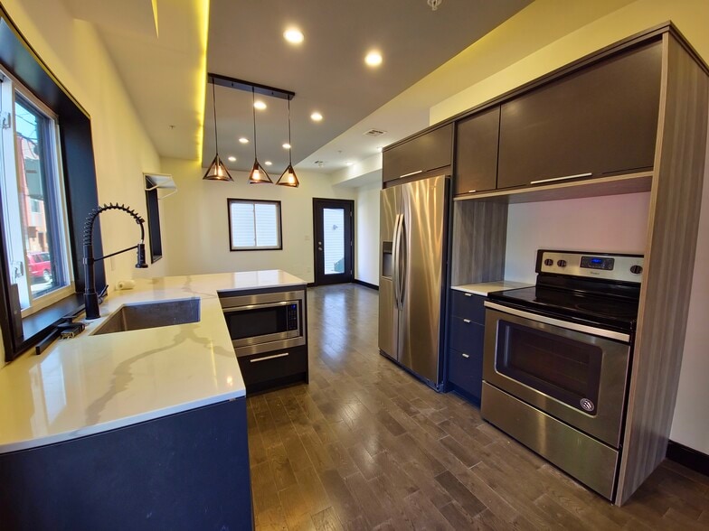 Building Photo - 519 N 38th St