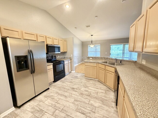 Building Photo - 3805 Springlake Village Ct