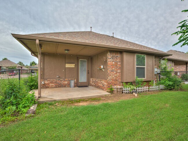 Building Photo - 8921 SW 55th St