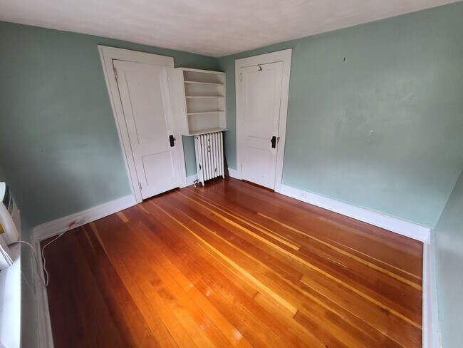 Building Photo - 3 Bedroom Single Family