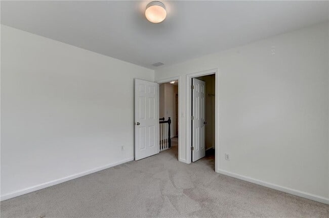 Building Photo - 580 Hammersmith Dr