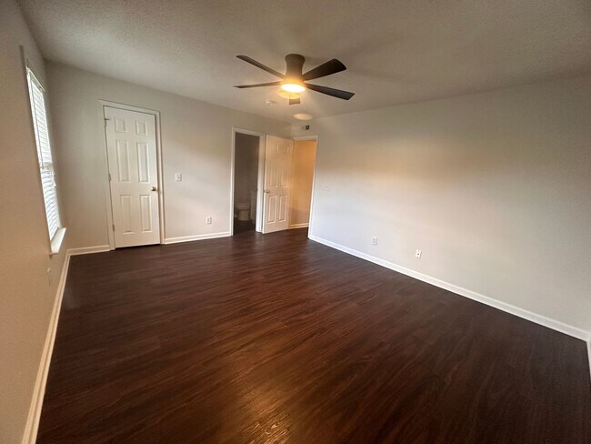 Building Photo - Cozy 2BR 2BA Condo in High Point