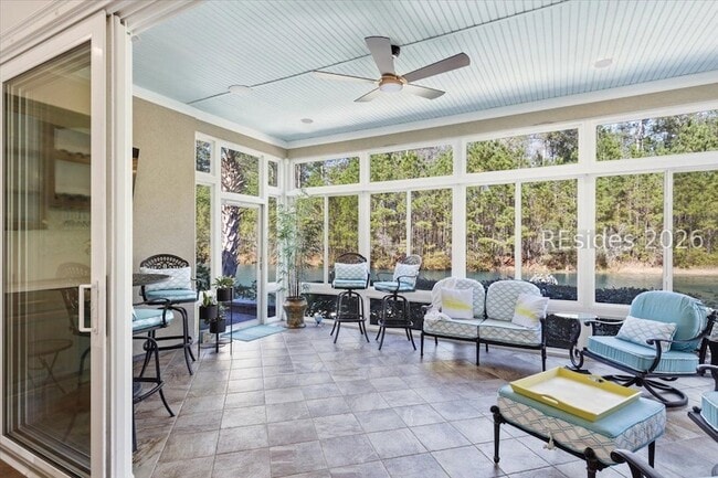 Building Photo - 165 Topside E