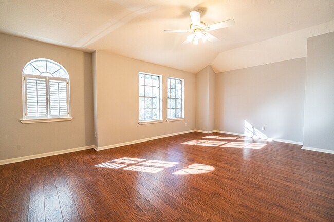 Building Photo - 16110 Cypress Valley Dr