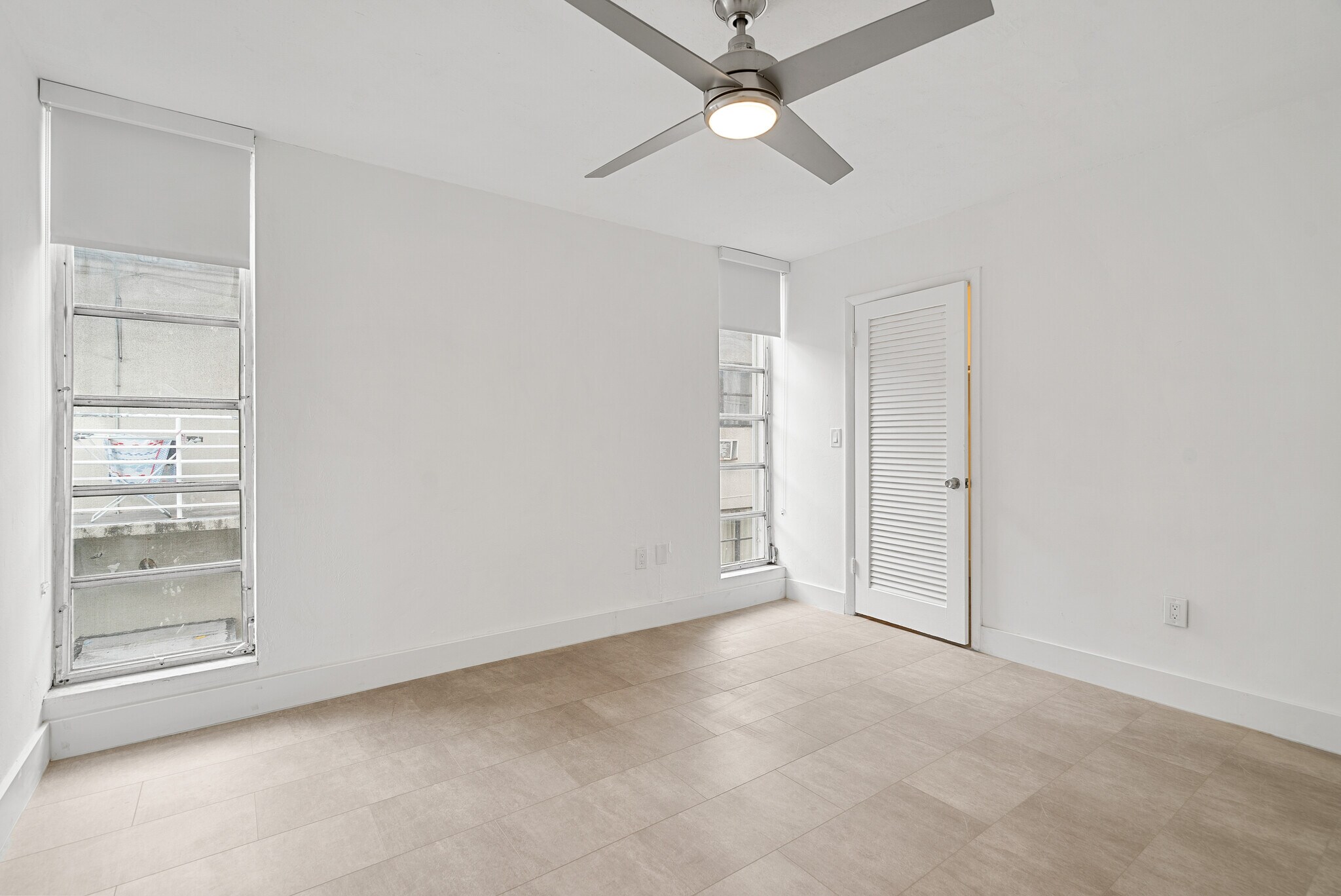 Building Photo - 8305 Crespi Blvd