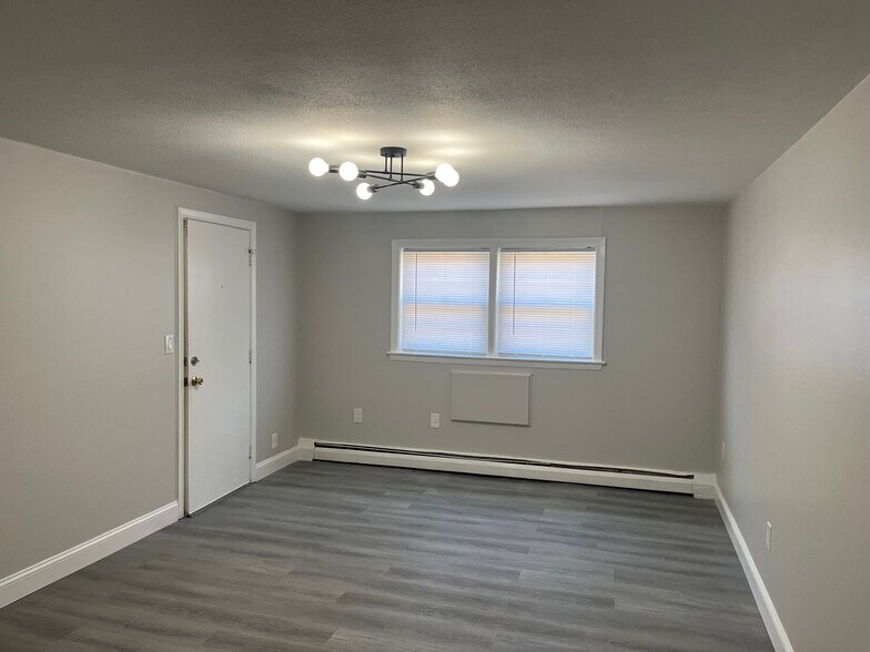 Building Photo - 332 Park Ave