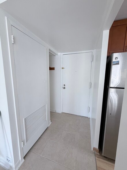 Main entrance - 3100 S Manchester St