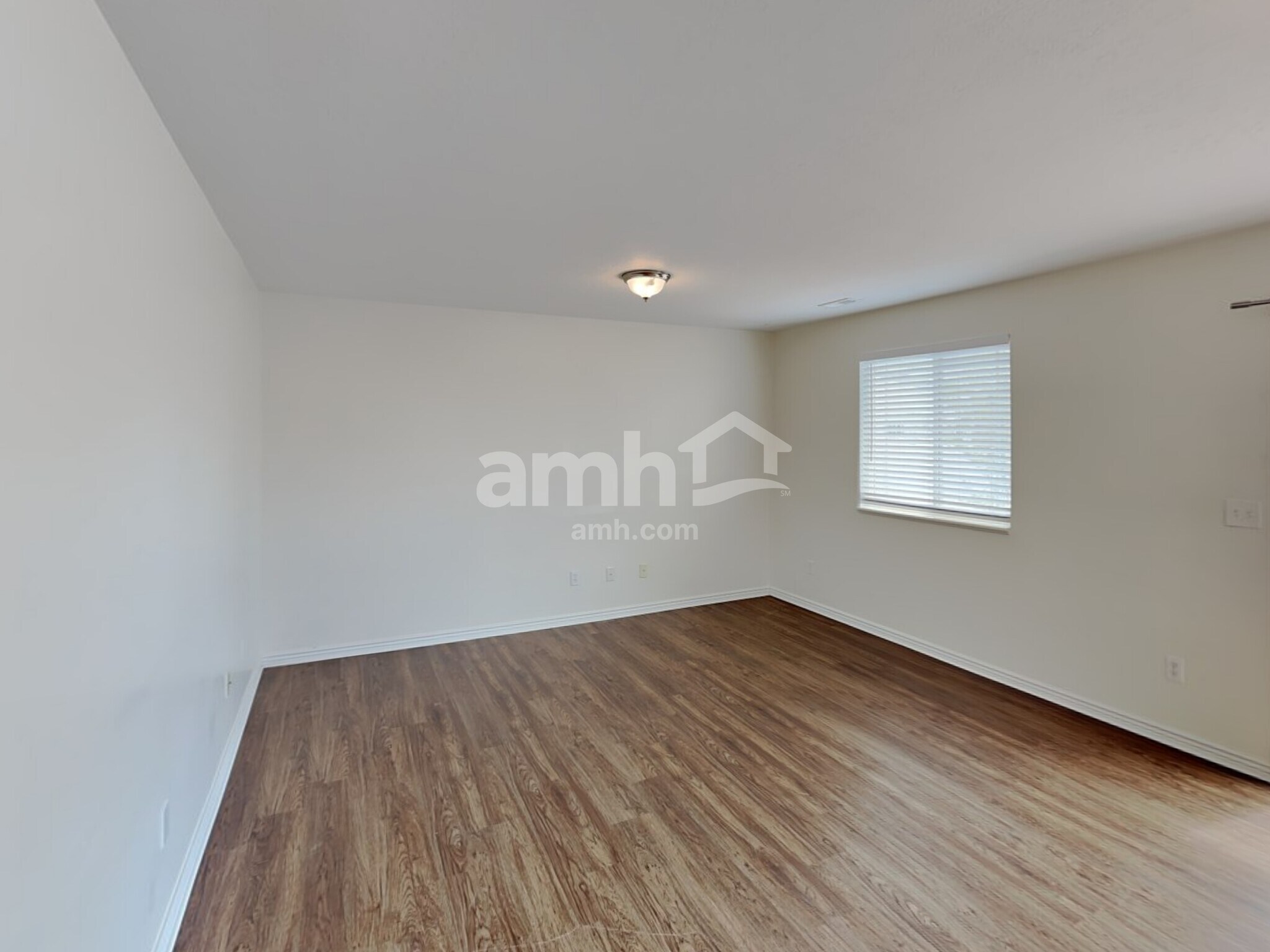 Building Photo - 2883 2415 N