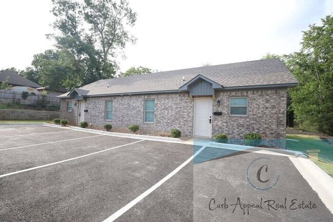 Building Photo - Brand new construction 2 bed 1 bath apartment - includes utlities, washer and dryer!!