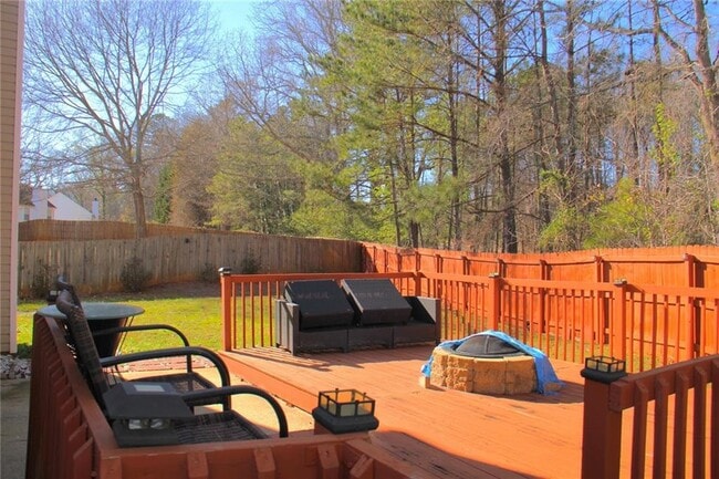 Building Photo - 1602 Silver Oak Dr