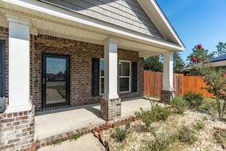 Building Photo - 303 Merlin Ct