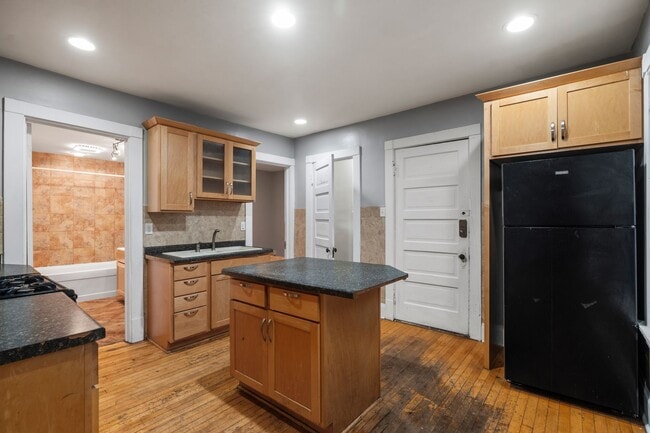 Building Photo - Cramer lower house