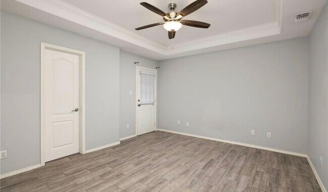 Building Photo - 103 S 48th Ln