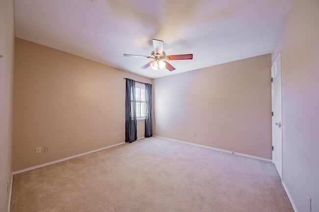 Building Photo - Charming 3-Bed Home by downtown Grapvine