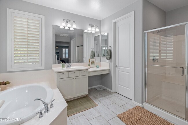 Building Photo - 3603 E Salter Dr