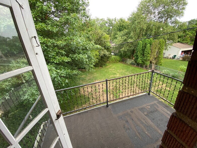 Building Photo - 377 Parkside Dr