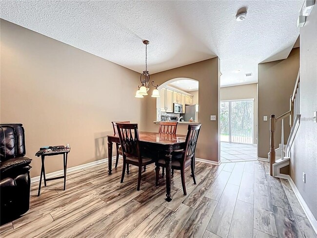 Building Photo - 15811 Fishhawk Falls Dr