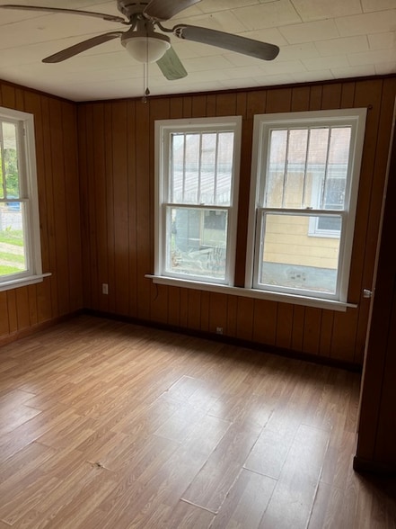 Building Photo - 2508 Gurnee Ave