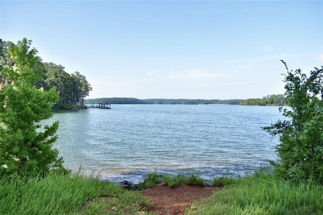 Building Photo - 205 Ridge Valley Dr