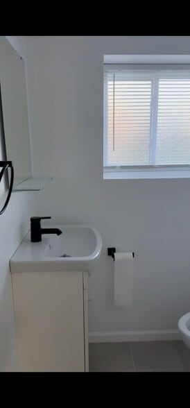 Building Photo - 2558 W 39th Pl