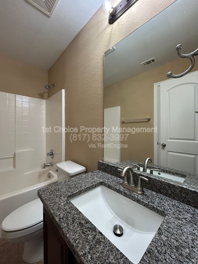 Building Photo - 5865 Fir Tree Ln